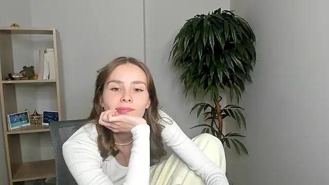 MonetLeitman online show from October 11, 5:41 am