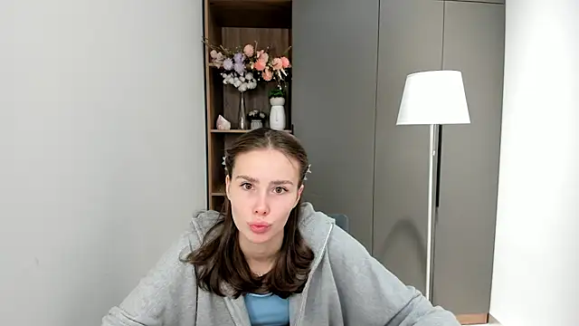 MonetLeitman online show from October 12, 2:13 am