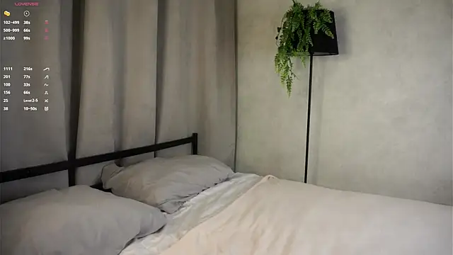 MonetLeitman online show from March 6, 1:11 am