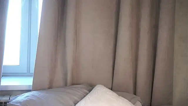 MonetLeitman online show from March 26, 1:48 am