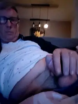 Snapshot of henkzwart chatting on November 8, 8:01 pm henkzwart online show from November 8, 8:01 pm