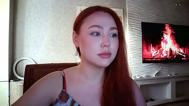 Snapshot of LolaMint_ chatting on November 17, 10:30 am LolaMint online show from November 17, 10:30 am