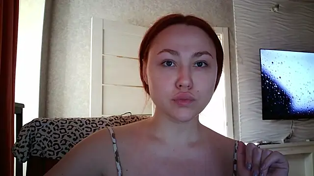 Snapshot of LolaMint_ chatting on November 21, 9:52 am LolaMint online show from November 21, 9:52 am