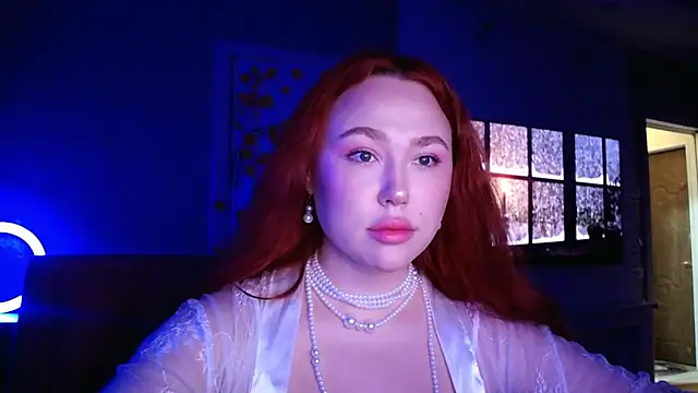 Snapshot of LolaMint_ chatting on November 1, 12:32 pm LolaMint online show from November 1, 12:32 pm