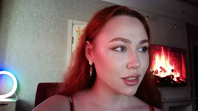 Snapshot of LolaMint_ chatting on November 13, 11:25 am LolaMint online show from November 13, 11:25 am