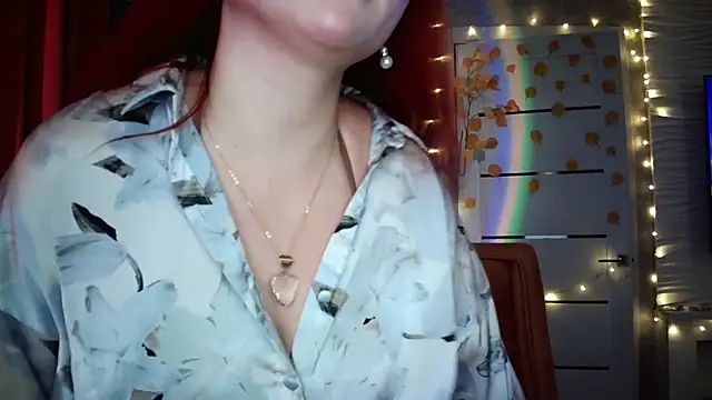 Snapshot of LolaMint_ chatting on October 24, 12:48 pm LolaMint online show from October 24, 12:48 pm