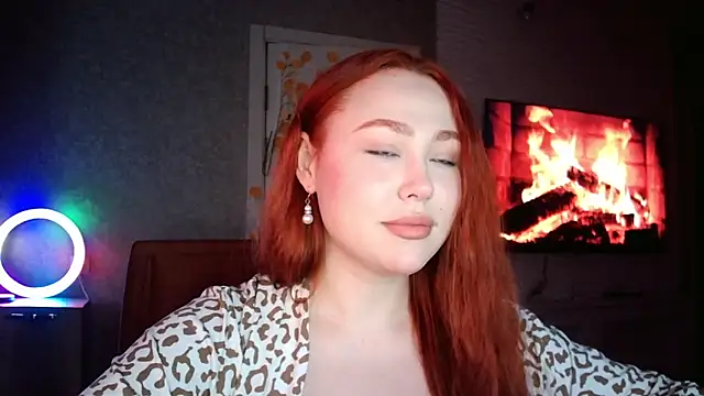 Snapshot of LolaMint_ chatting on November 16, 11:37 am LolaMint online show from November 16, 11:37 am