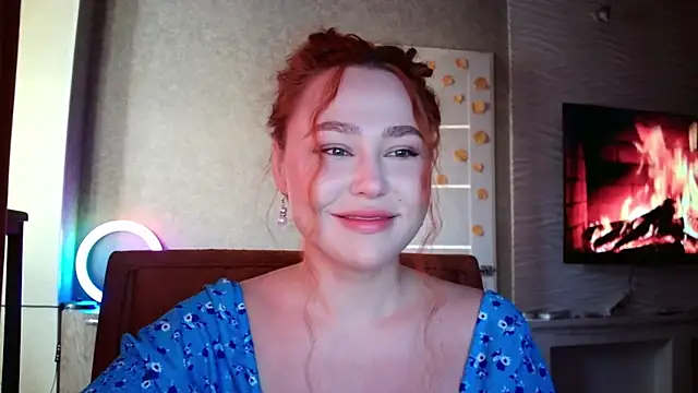 Snapshot of LolaMint_ chatting on November 12, 11:25 am LolaMint online show from November 12, 11:25 am