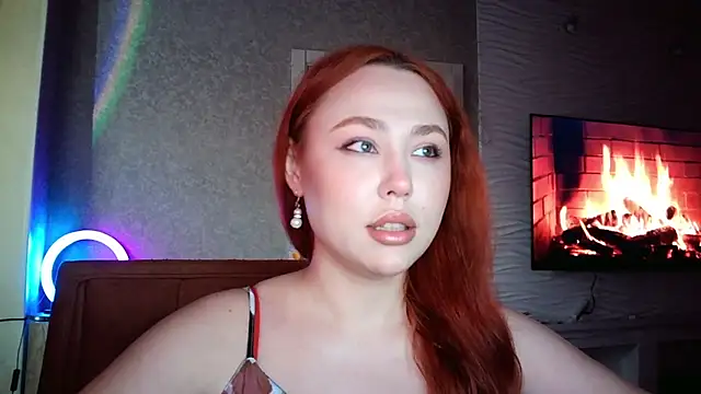 Snapshot of LolaMint_ chatting on November 9, 11:47 am LolaMint online show from November 9, 11:47 am