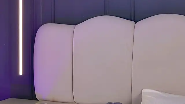 Snapshot of AmyCarammel chatting on November 19, 6:19 pm AmyCarammel online show from November 19, 6:19 pm