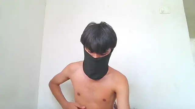 lil-twink19 online show from May 19, 9:38 am