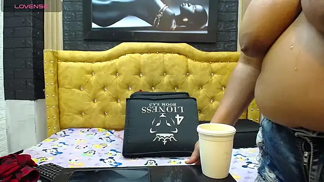 valeri wet online show from March 4, 1:19 pm