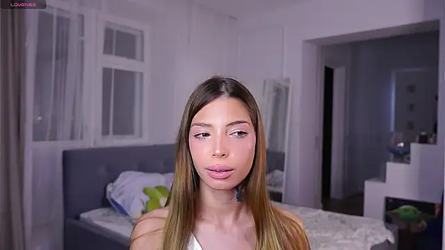 LoisKeedah online show from February 5, 5:42 pm