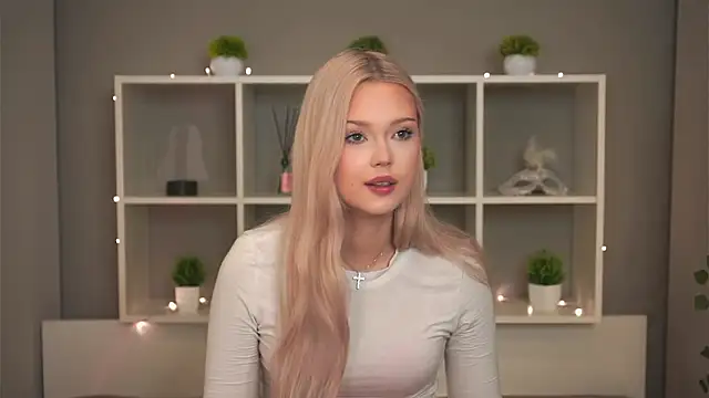 KaryTasch online show from October 28, 9:58 pm