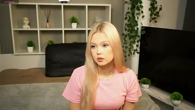 KaryTasch online show from November 1, 9:19 pm