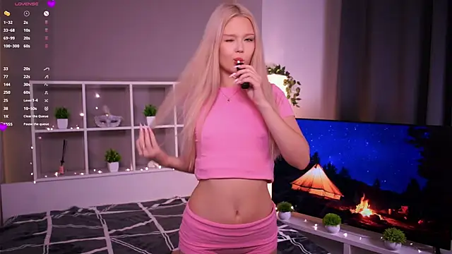 KaryTasch online show from November 21, 9:14 pm