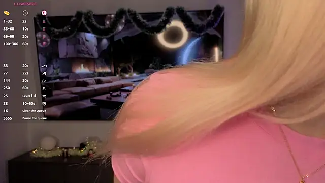 KaryTasch online show from December 3, 9:36 pm