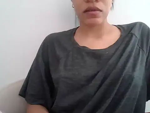 Snapshot of rositaaaa12 chatting on April 2, 4:46 pm rositaaaa12 online show from April 2, 4:46 pm