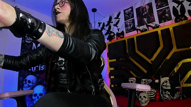 Evangelinejoness  online show from December 14, 11:38 am