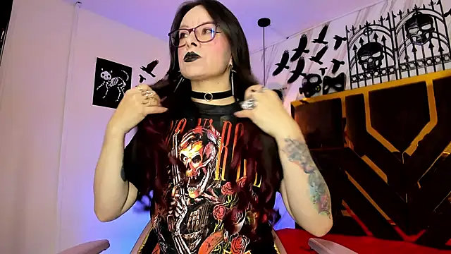 Evangelinejoness  online show from November 5, 11:35 am