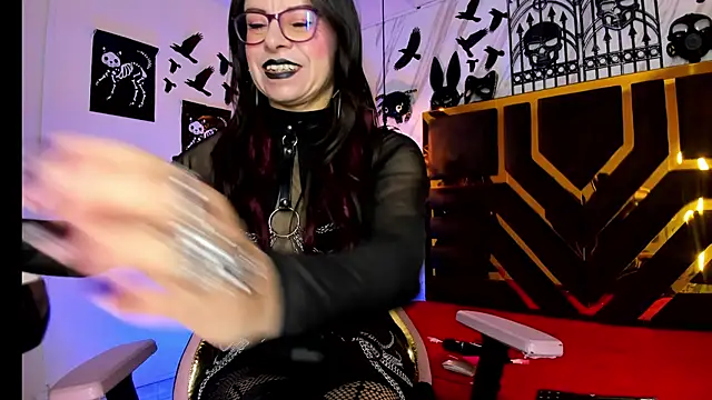 Evangelinejoness  online show from November 3, 11:47 am