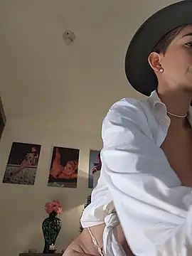 Alice Barry online show from May 30, 1:45 am