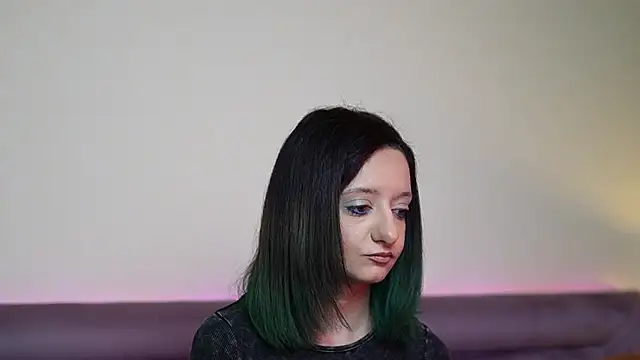 JoelleApril online show from March 24, 9:04 pm