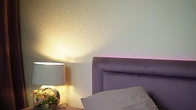 JoelleApril online show from June 8, 1:28 am