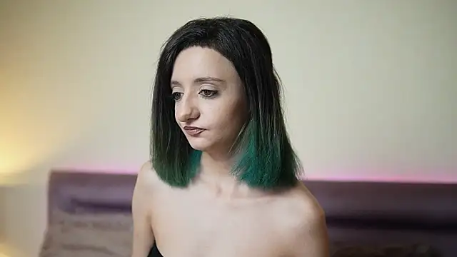 JoelleApril online show from June 12, 8:06 pm
