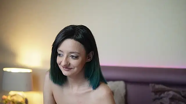 JoelleApril online show from May 25, 8:18 pm