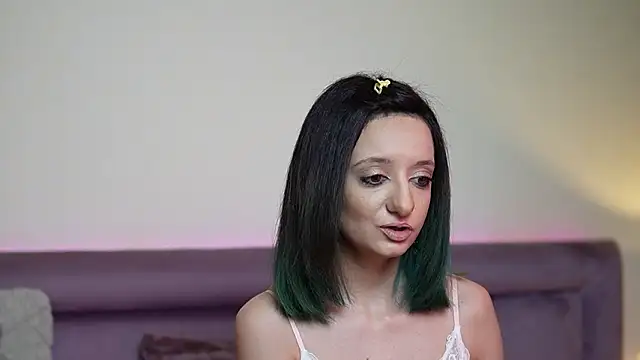 JoelleApril online show from March 19, 9:04 pm