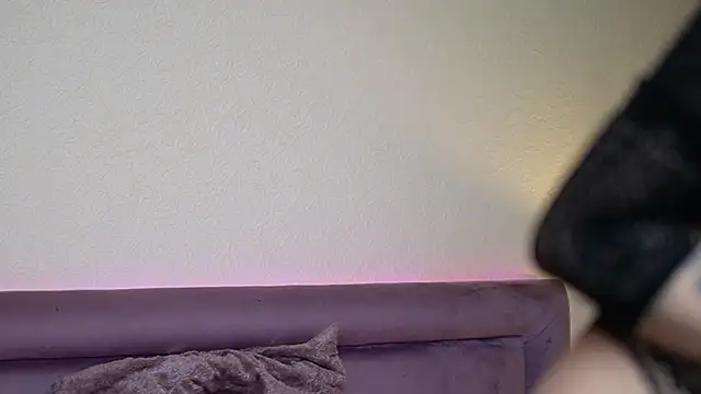 JoelleApril online show from March 25, 9:14 pm