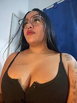 Snapshot of mis-violetha chatting on July 12, 3:07 am mis-violetha online show from July 12, 3:07 am