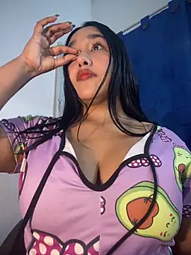 Snapshot of mis-violetha chatting on June 30, 3:06 am mis-violetha online show from June 30, 3:06 am