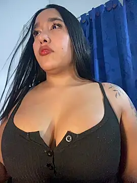 Snapshot of mis-violetha chatting on June 29, 3:46 am mis-violetha online show from June 29, 3:46 am