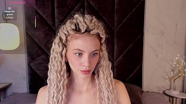 mia silkk online show from October 28, 8:57 am