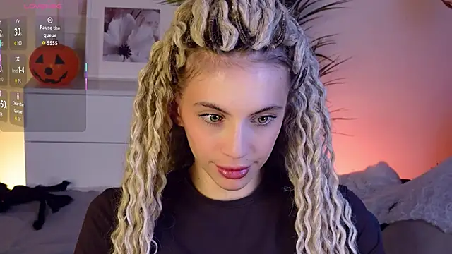 mia silkk online show from November 1, 6:19 am