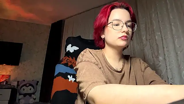 Snapshot of TheaBertch chatting on October 13, 3:57 pm TheaBertch online show from October 13, 3:57 pm
