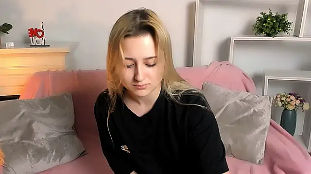 Lulu   Moon online show from March 20, 9:05 pm