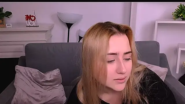 Lulu   Moon online show from March 3, 9:55 pm