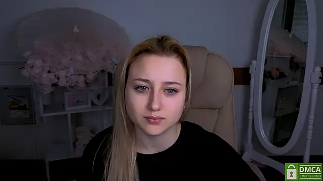 Lulu   Moon online show from February 4, 9:43 pm