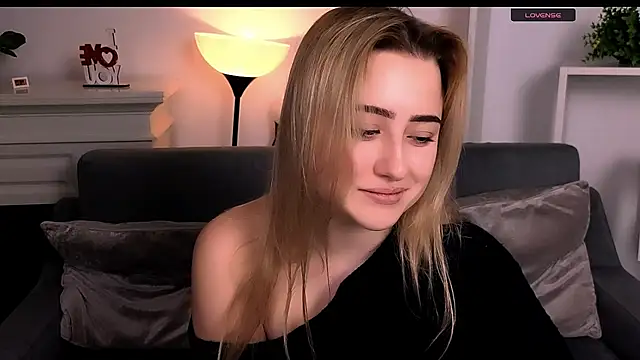 Lulu   Moon online show from March 17, 10:02 pm