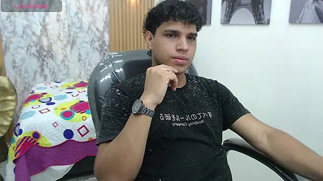 Snapshot of Chris_blazee chatting on October 16, 5:43 pm Chris blazee online show from October 16, 5:43 pm