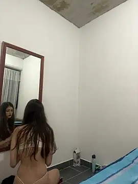 AlessiaLuxx online show from March 18, 12:47 am