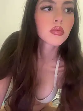 AlessiaLuxx online show from May 3, 12:27 am