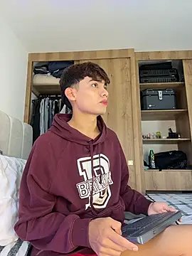 Snapshot of santi_Rush chatting on October 17, 9:27 pm santi Rush online show from October 17, 9:27 pm