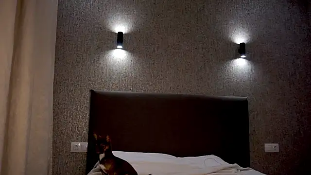 Snapshot of milykitty chatting on October 24, 1:21 pm milykitty online show from October 24, 1:21 pm