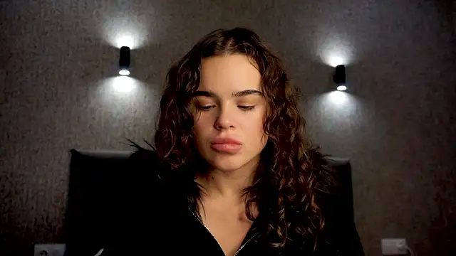 Snapshot of milykitty chatting on October 25, 1:12 pm milykitty online show from October 25, 1:12 pm