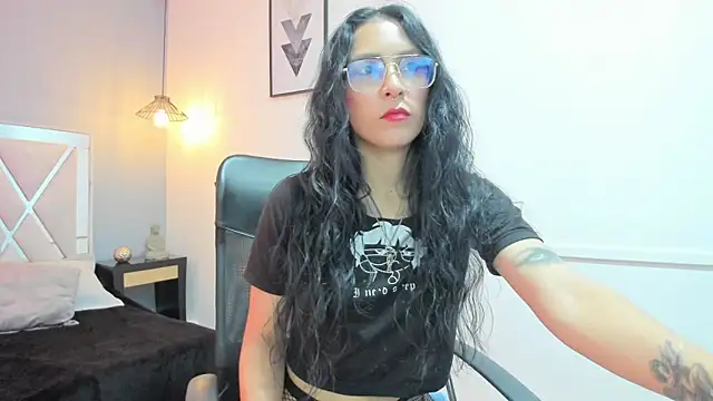 Snapshot of Maite_black chatting on November 28, 2:45 am Maite black online show from November 28, 2:45 am