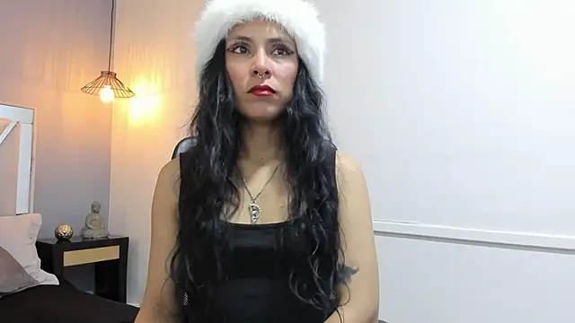 Snapshot of Maite_black chatting on November 27, 2:45 am Maite black online show from November 27, 2:45 am